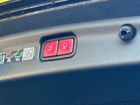 Used 2025 Mercedes-Benz C 300 4MATIC Sedan image 47