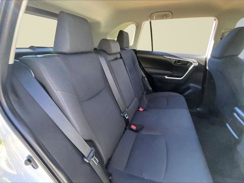 Used 2019 Toyota RAV4 LE image 27