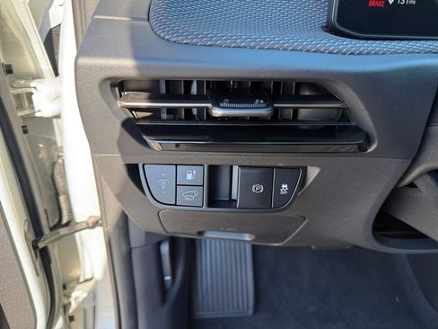 New 2025 Kia EV6 Wind image 18