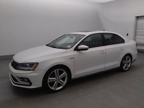 Used 2018 Volkswagen Jetta GLI FWD image 2