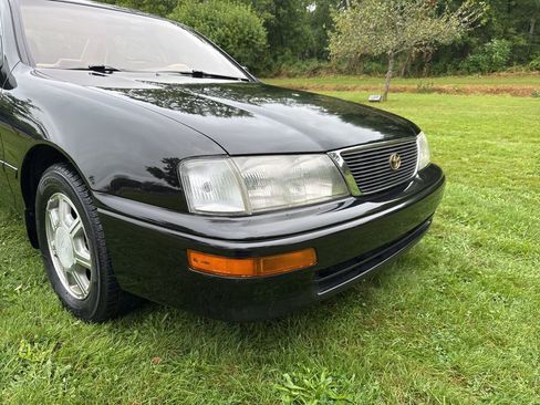 Used 1995 Toyota Avalon XLS FWD image 8