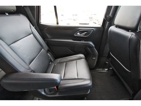 Used 2021 Chevrolet Tahoe Z71 w/ Z71 Signature Package AWD/4WD image 12