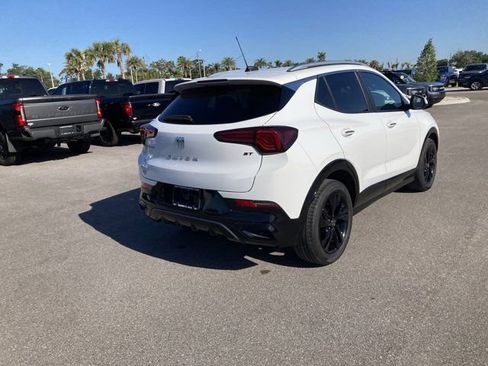 Used 2024 Buick Encore GX Sport Touring image 3