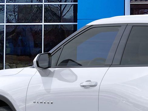 New 2025 Chevrolet Blazer LT image 12