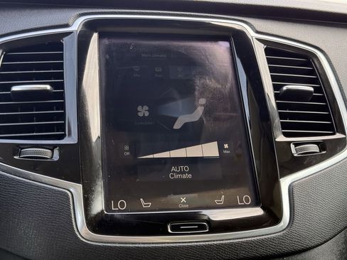 Used 2018 Volvo XC90 T6 Momentum w/ Convenience Package AWD/4WD image 17