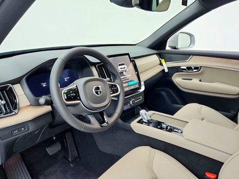 New 2025 Volvo XC90 T8 Core w/ Protection Package Premier image 20
