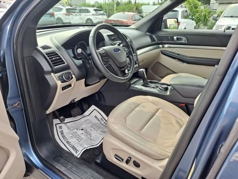 Used 2018 Ford Explorer XLT w/ Equipment Group 202A AWD/4WD image 7