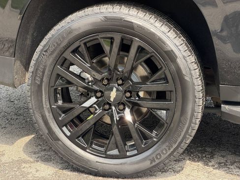 Used 2021 Chevrolet Suburban High Country AWD/4WD image 9