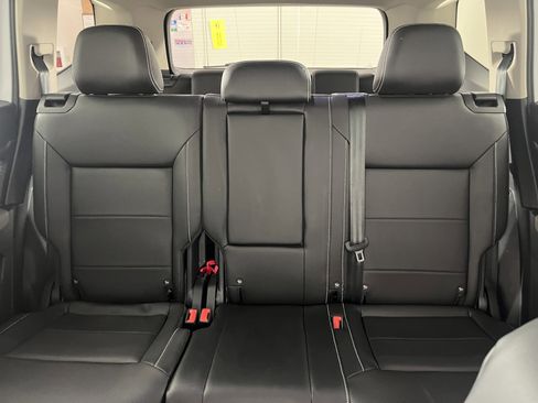 Certified 2023 Volkswagen Atlas SE w/ Black Wheel Package image 22