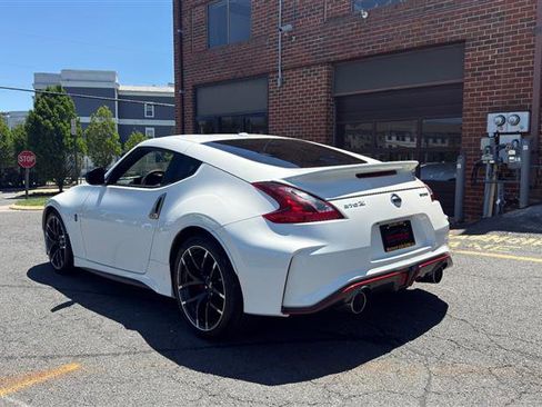 Used 2018 Nissan 370Z NISMO RWD image 9