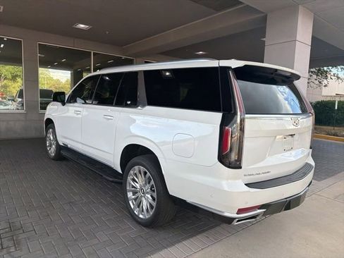 Used 2023 Cadillac Escalade ESV Premium Luxury w/ LPO, Illumination Package AWD/4WD image 11