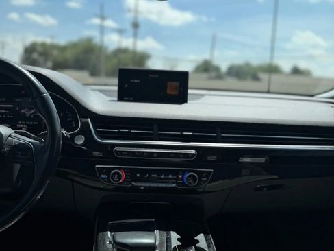 Used 2017 Audi Q7 3.0T Prestige image 12