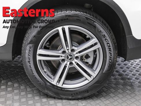 Used 2020 Mercedes-Benz GLC 300 4MATIC w/ Multimedia Package image 8