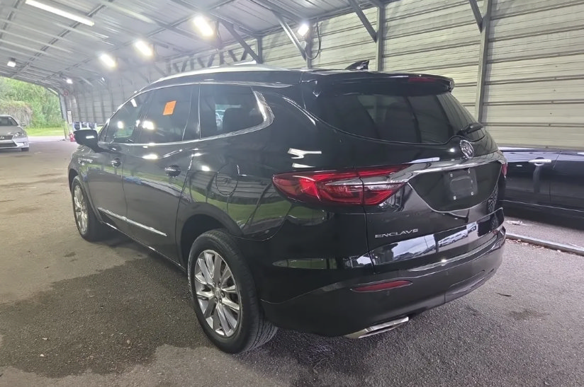 Used 2021 Buick Enclave Premium w/ Sun and Sites Package FWD image 2