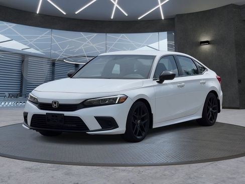 Used 2024 Honda Civic Sport image 2