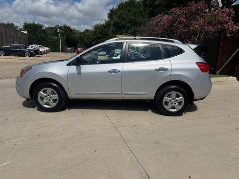 Used 2015 Nissan Rogue S w/ Convenience Package FWD image 4