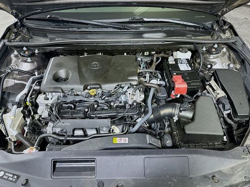 Used 2021 Toyota Camry SE image 9