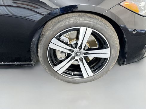 Used 2025 Mercedes-Benz C 300 Sedan image 32