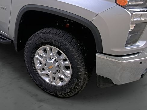 Used 2022 Chevrolet Silverado 2500 LT w/ Convenience Package AWD/4WD image 14