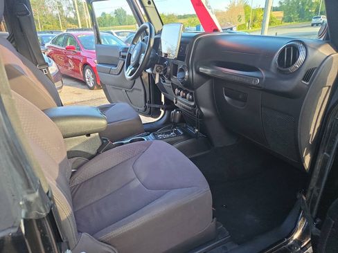 Used 2013 Jeep Wrangler Sport AWD/4WD image 26