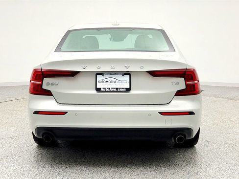 Used 2020 Volvo S60 T5 Momentum w/ Protection Package image 6