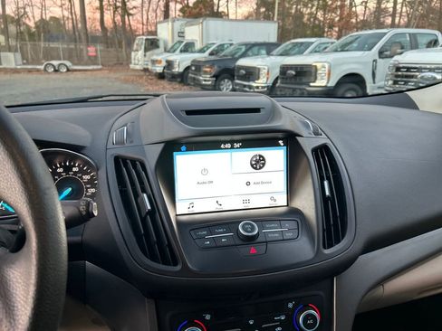 Used 2018 Ford Escape SE w/ SE Sync 3 Package image 18