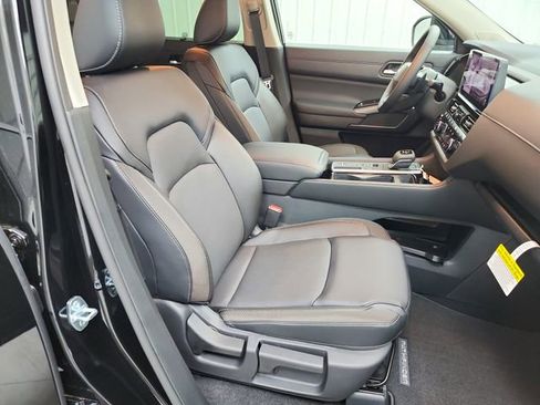 New 2026 Nissan Pathfinder SL w/ SL Premium Package image 38