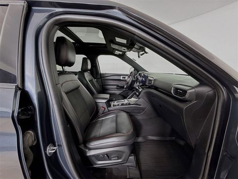 Used 2023 Ford Explorer ST-Line w/ Class IV Trailer Tow Package image 32