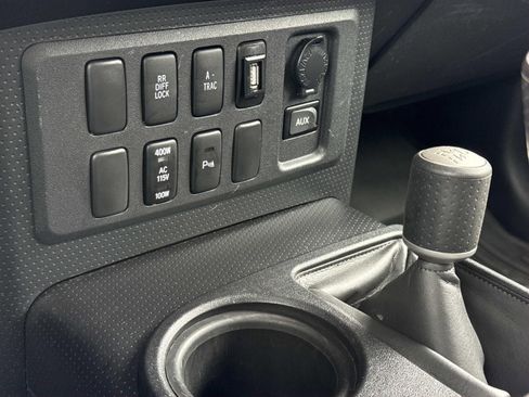 Used 2007 Toyota FJ Cruiser 4WD image 12