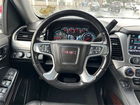 Used 2019 GMC Yukon XL SLT image 17