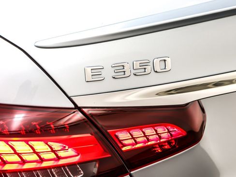 Used 2022 Mercedes-Benz E 350 Sedan image 9