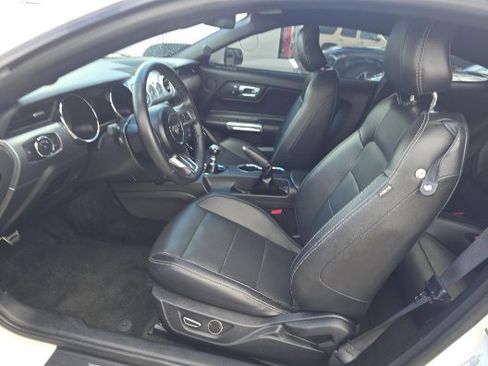 Used 2017 Ford Mustang GT Premium w/ GT Performance Package image 7