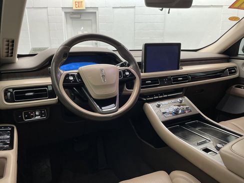 Used 2021 Lincoln Aviator Reserve w/ Equipment Group 201A RWD image 11