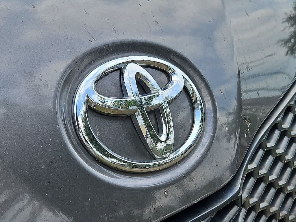 Used 2014 Toyota Sienna SE FWD image 4