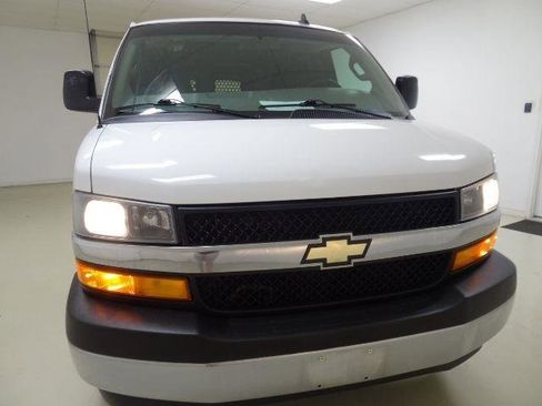 Used 2021 Chevrolet Express 2500 w/ Driver Convenience Package image 9