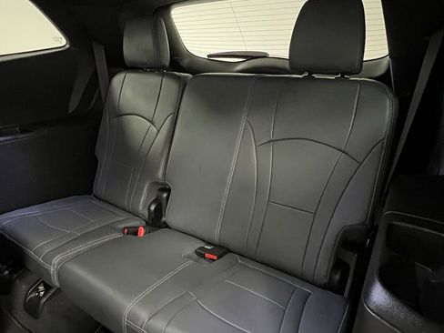 Used 2024 Buick Enclave Premium image 67
