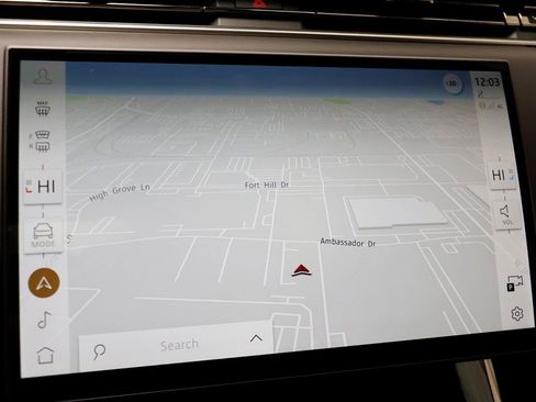 Used 2025 Land Rover Range Rover Sport SE image 8