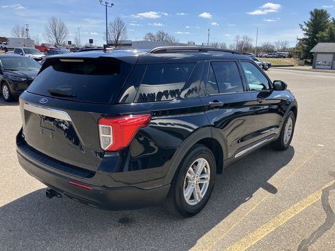 Used 2022 Ford Explorer XLT RWD image 6