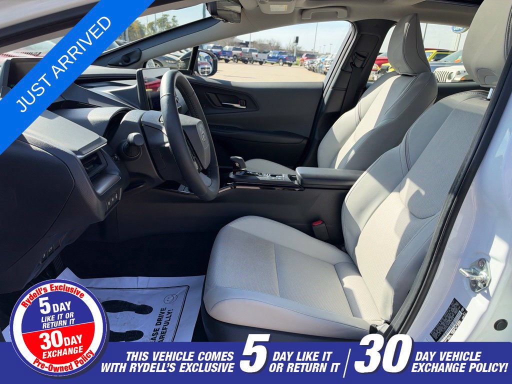 Used 2024 Toyota Prius Limited w/ Limited Premium Package FWD image 4