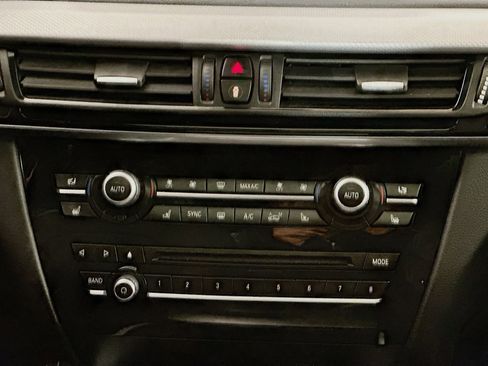 Used 2019 BMW X6 xDrive50i w/ M Sport Package image 13