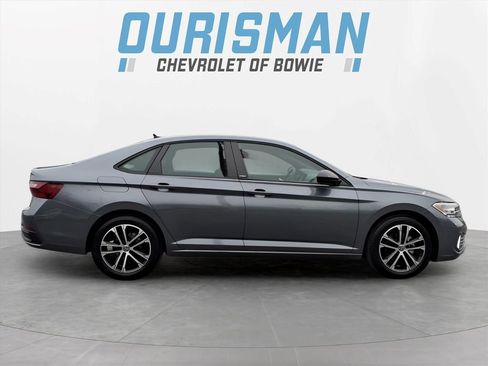 Used 2023 Volkswagen Jetta Sport FWD image 2