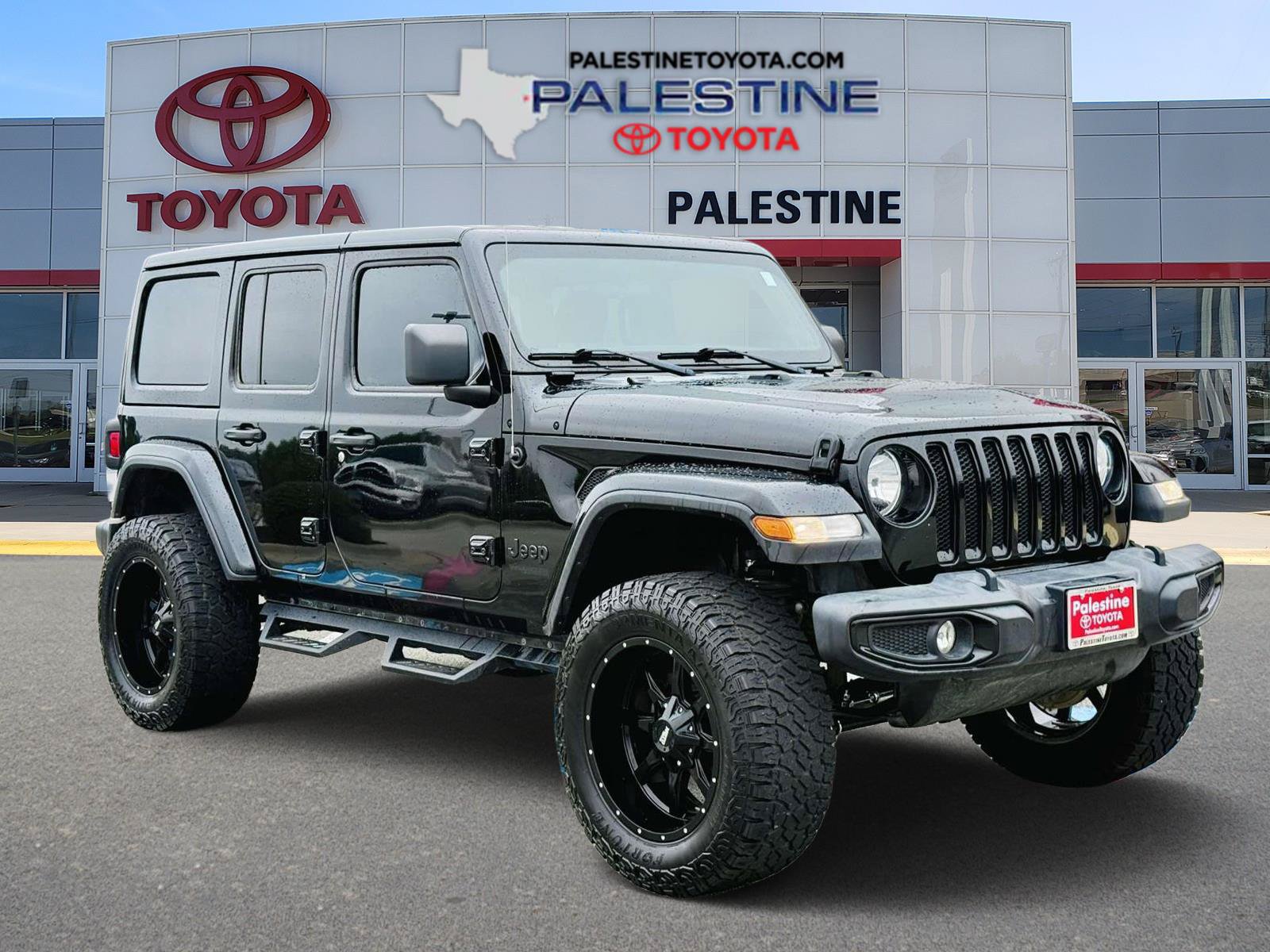 Used 2021 Jeep Wrangler Unlimited Sahara AWD/4WD image 1