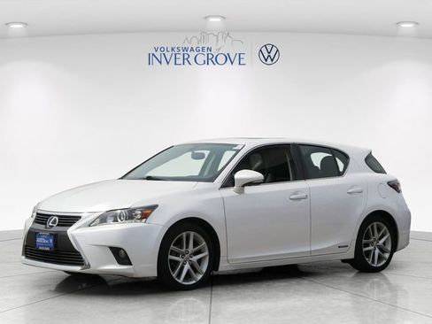 Used 2017 Lexus CT 200h w/ Seat Comfort Package FWD image 3