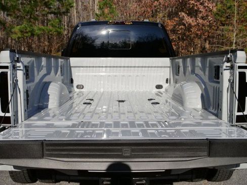 Used 2025 Ford F450 Platinum w/ FX4 Off-Road Package image 40