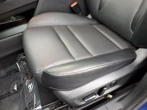 Used 2023 Nissan Rogue SV w/ SV Premium B Package image 17