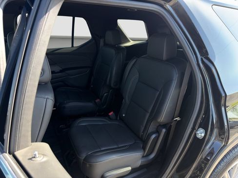 Used 2024 Chevrolet Traverse LT w/ LPO, Floor Liner Package AWD/4WD image 12