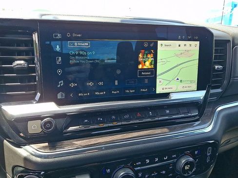 Used 2024 Chevrolet Silverado 1500 LTZ AWD/4WD image 16