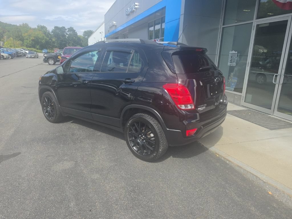 Used 2022 Chevrolet Trax LT w/ Premium Seat Package AWD/4WD image 4