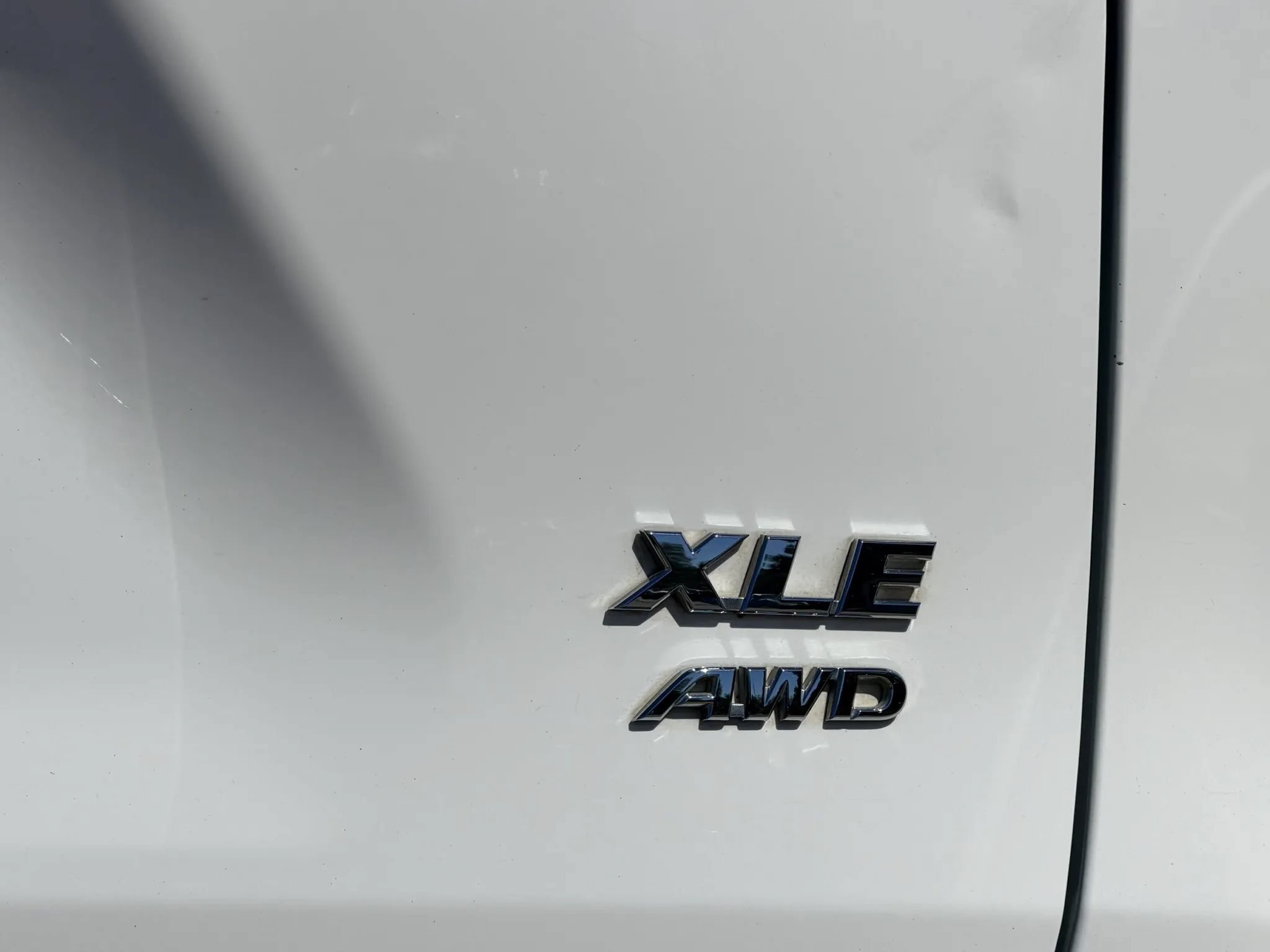 Used 2020 Toyota RAV4 XLE w/ Carpet Mat Package AWD/4WD image 10