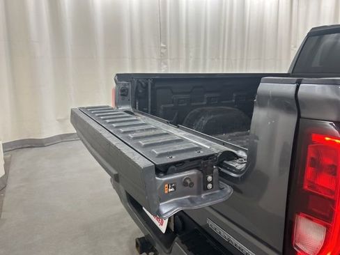 Used 2022 GMC Sierra 1500 Elevation w/ LPO, Elevation Black Package image 29